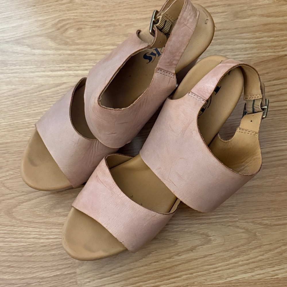 Women’s Open-Toe Slingback Sandals in Blush Pink
